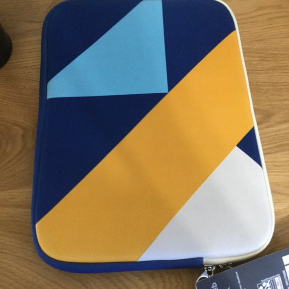 Laptop case - Picture 1 of 3